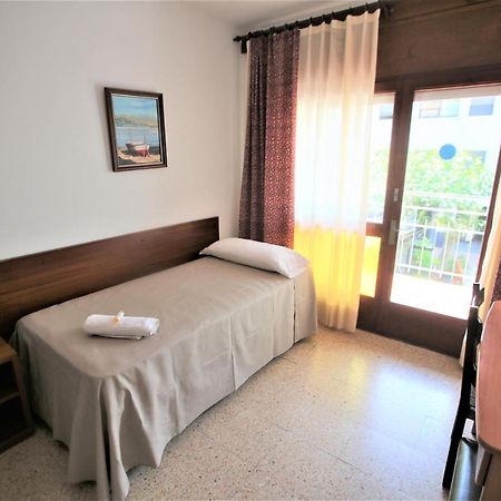 Pension Hostel Costa Brava L'Estartit Dış mekan fotoğraf